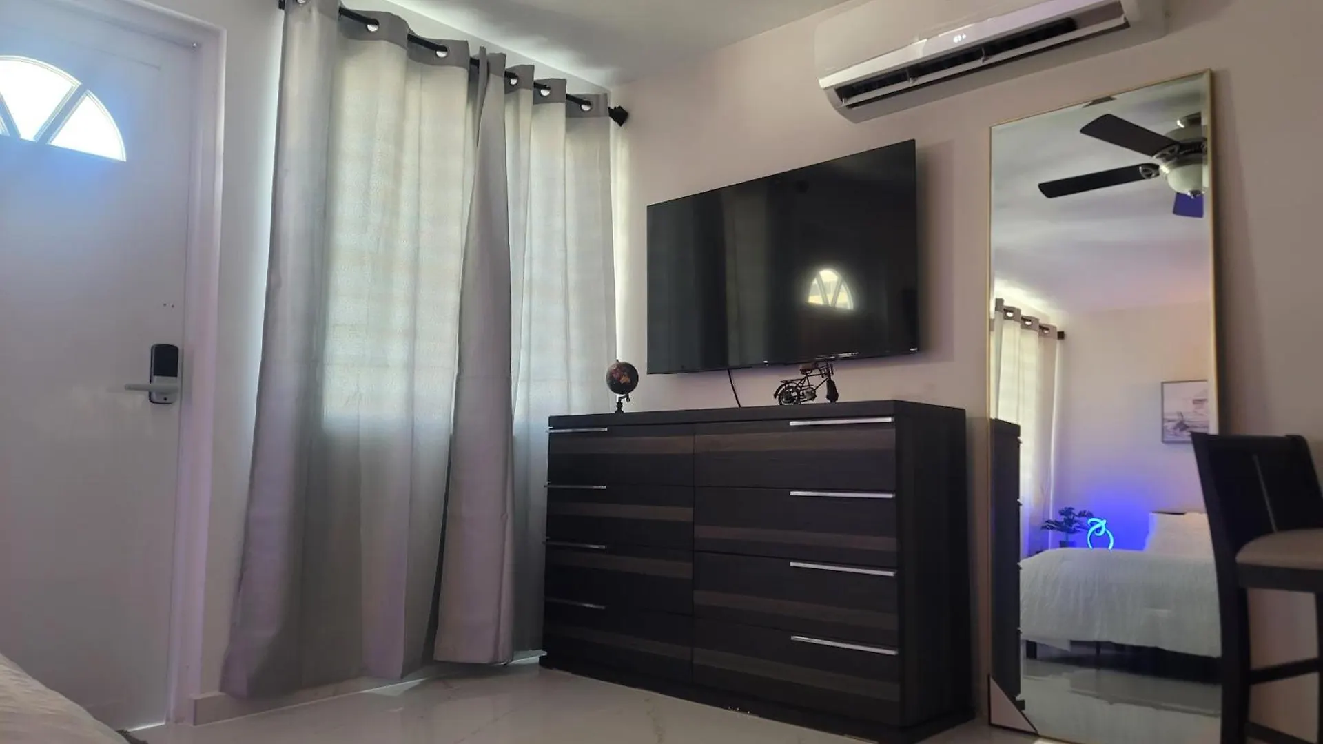 Vadi'S Lux, Wi-Fi, Coffe, Tea, Parking, Laundry Room. Mayaguez 0*,  Puerto Rico